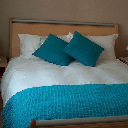 Liongate Bed And Breakfast Edenvale Exterior photo